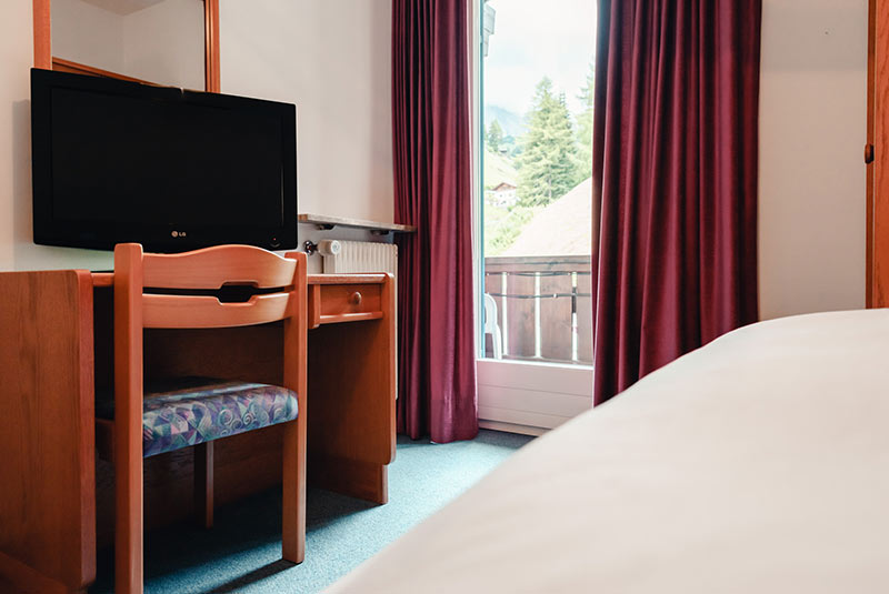 Room - Raiser - TV - Hotel Kristiania
